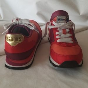 Brooks Sneakers